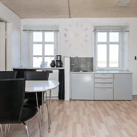 Holiday V Holiday home